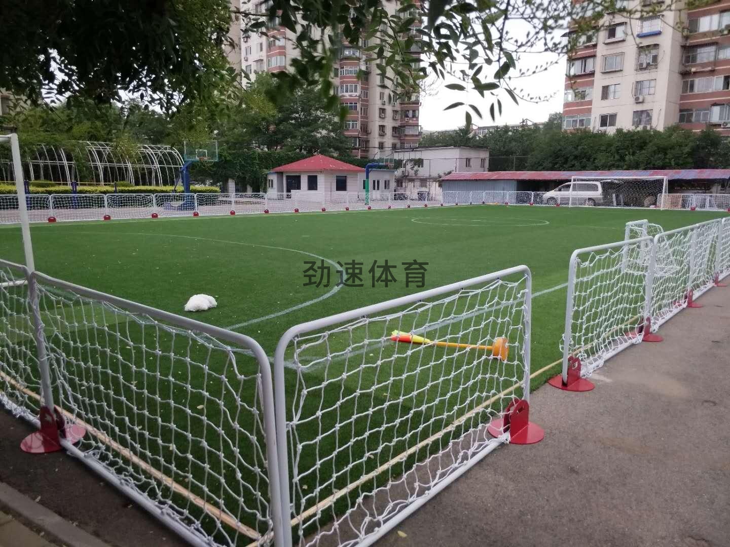 足球圍欄 (1).JPG